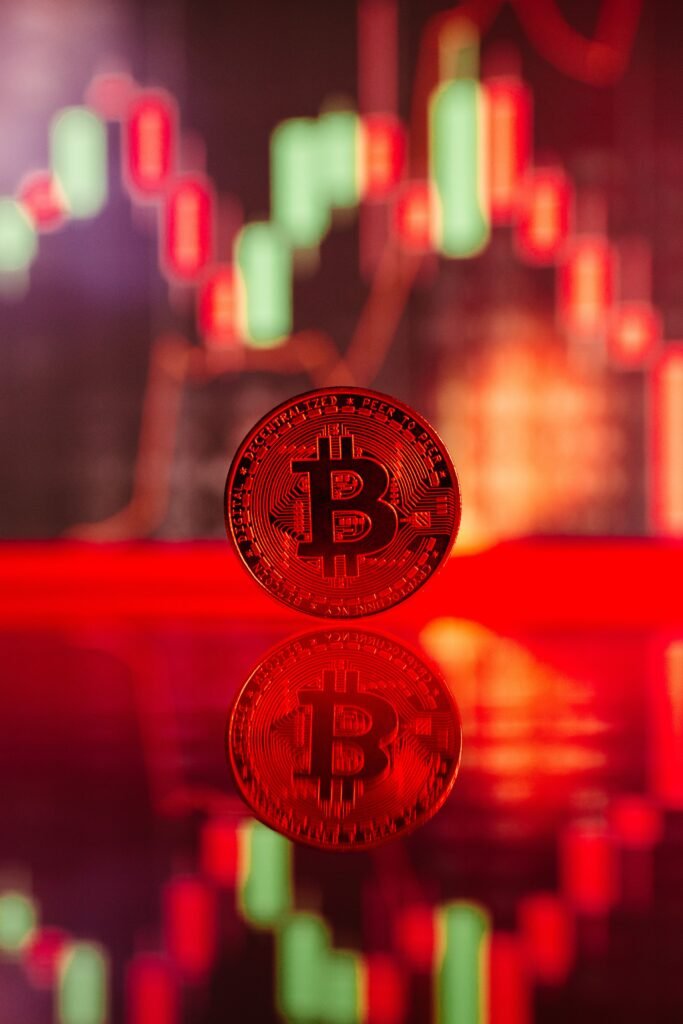 Kodėl kyla ir krenta Bitcoin kaina? Svarbiausi veiksniai
