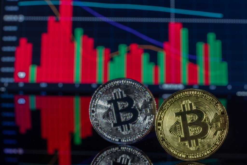 Kodėl Bitcoinas krenta? Kaip atskirti korekciją nuo panikos?