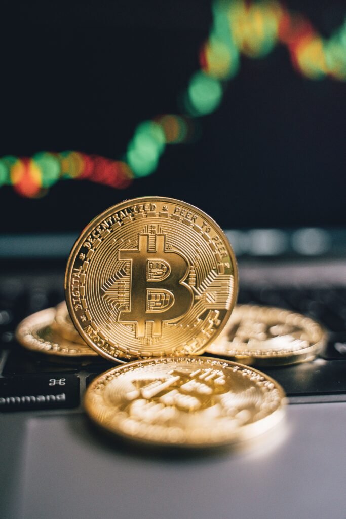 Bitcoin atsiskaitymas: kaip sumokėti bitkoinais už prekes?