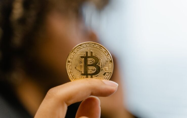 Kaip saugiai laikyti Bitcoin? Karštosios ir šaltosios piniginės